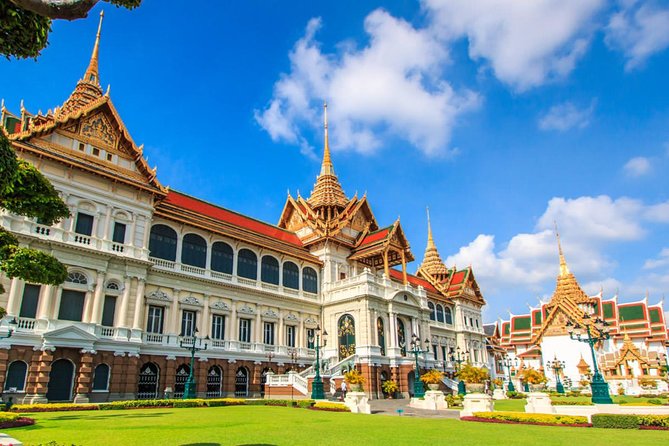 Bangkok's Best Temple Emerald Buddha with Royal Grand Palace Tour - Why this short Bangkok tour matters