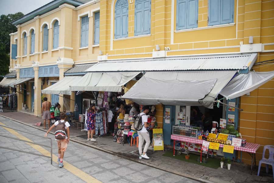 Bangkok Safari: Palace and Temple Tour with Lunch - Practical Details Before You Book