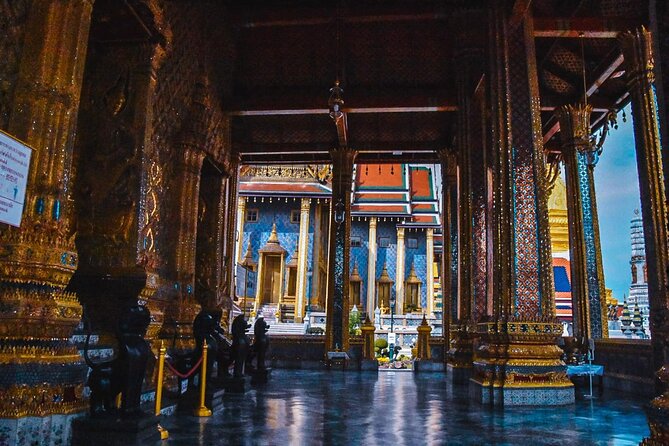 Bangkok: The Grand Palace, Wat Pho, and Wat Arun Walking Tour - What the guide adds