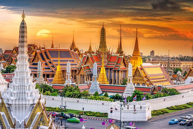 Bangkok Two Temple Tour: Wat Pho, Emerald Buddha & Grand Palace - The Grand Palace: Bangkok’s grand opening act