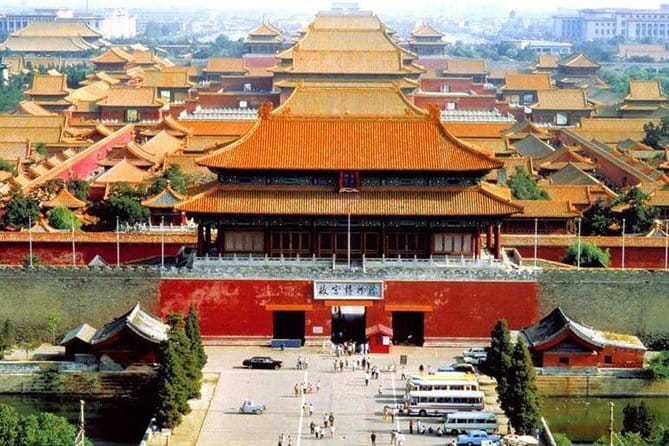Beijing Private Tour: Forbidden City, Tiananmen & Summer Palace - Summer Palace: imperial gardens beside Kunming Lake