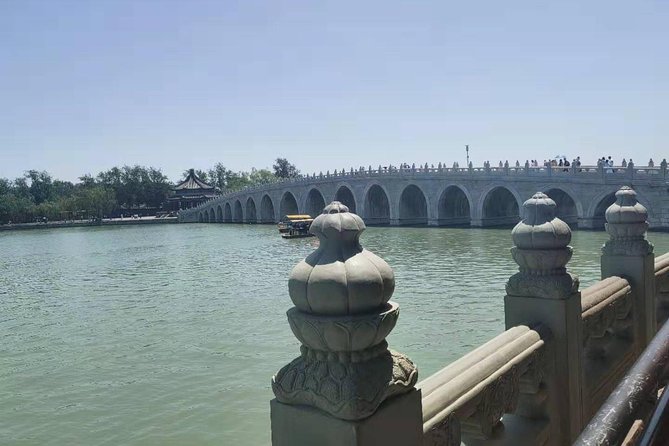 Beijing: Private Tour to Mutianyu Great Wall and Summer Palace - A driver or a guide?