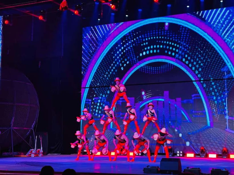 Beijing: Qinle Palace Acrobatics Show Ticket - The first wave of acrobatics: skill, control, and nerve