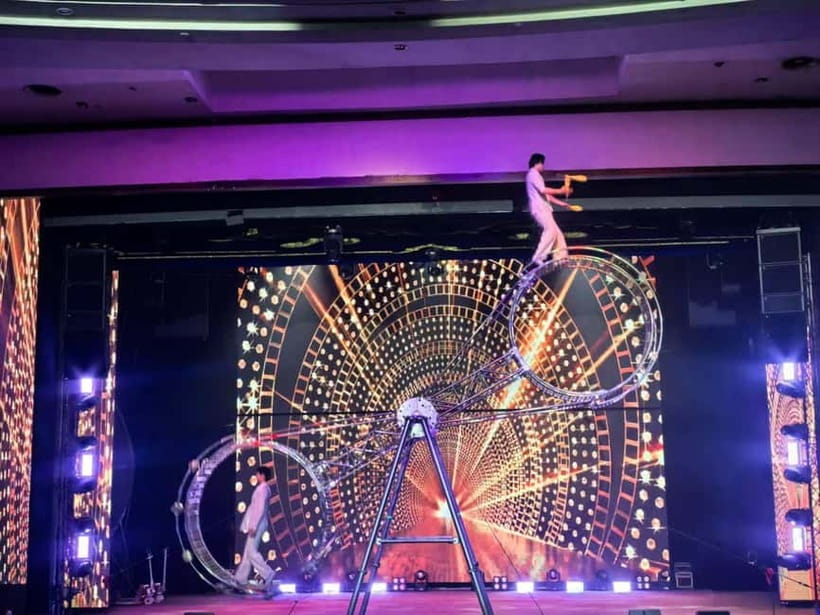 Beijing: Qinle Palace Acrobatics Show Ticket - A stage built for a time-travel effect