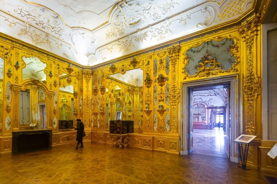Belvedere Palace: Tour with Skip-the-Line/Transfer Options - Who should book this experience?