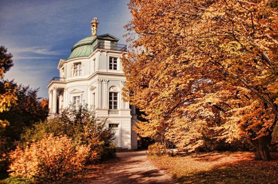 Berlin: Charlottenburg Palace & Gardens Ticket & Audio Tour - A three-hour visit that works at your own speed
