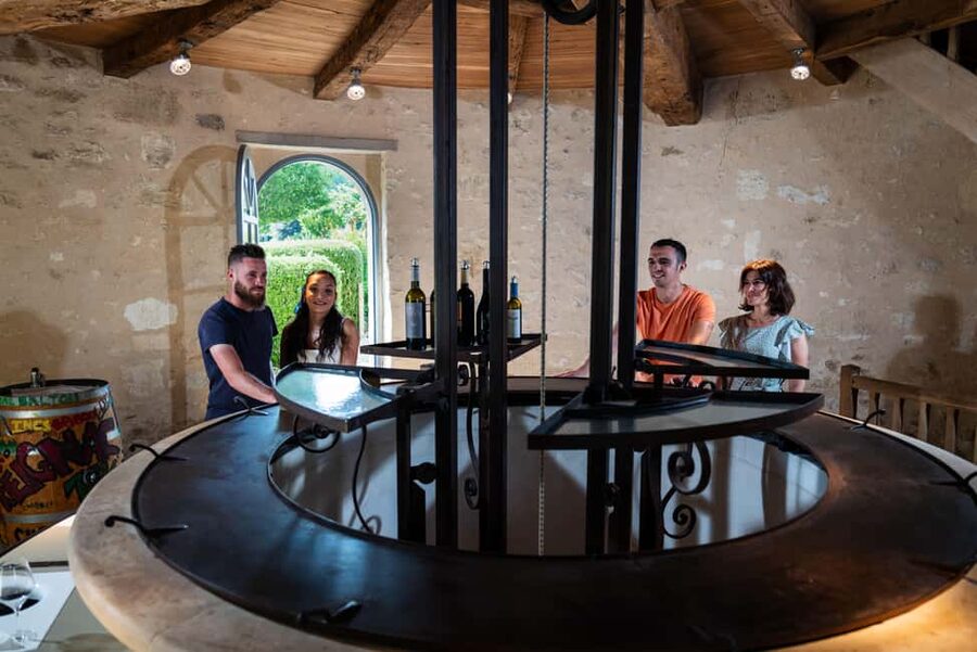 Bordeaux: Visit to Château de Reignac and prestige tasting - A château visit with more than a tasting