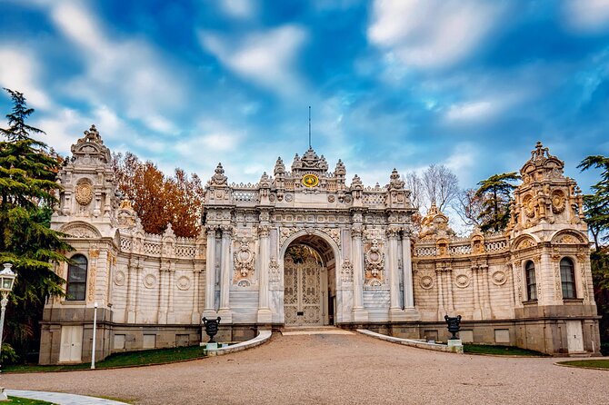 Bosphorus Cruise with Dolmabahce Palace and Istiklal Street Tour - Dolmabahce Palace and the last Ottoman court