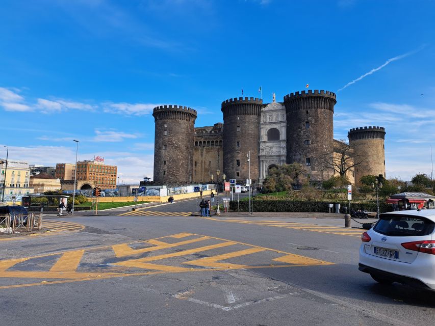 Bourbon Naples: Exclusive guide and Royal Palace pass - Why this route works for a first look at Naples