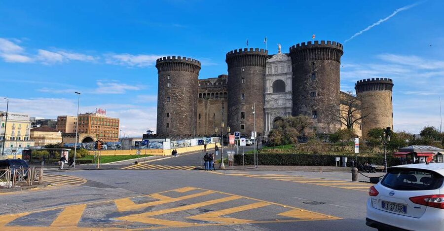 Bourbon Naples: Exclusive guide and Royal Palace pass - Castel Nuovo and the medieval royal past
