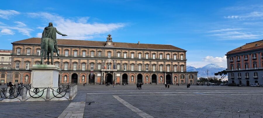 Bourbon Naples: Exclusive guide and Royal Palace pass - Starting at the Neptune Fountain and Municipio Square