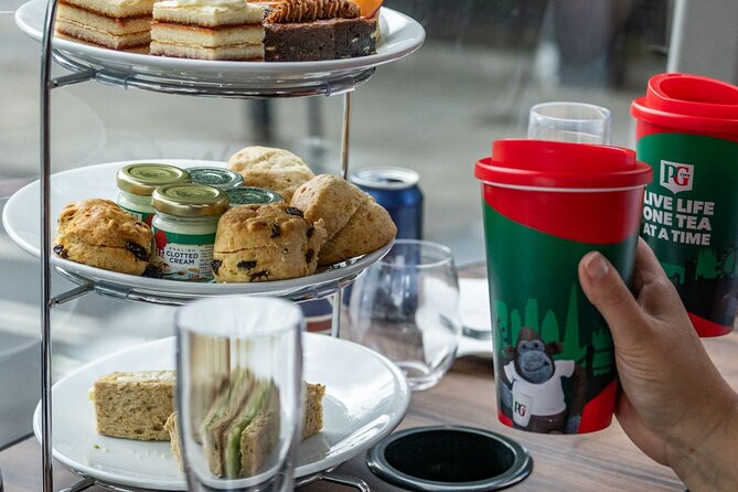 Buckingham Palace & Afternoon Tea Sightseeing Tour with PG Tips - Who will enjoy this afternoon most?