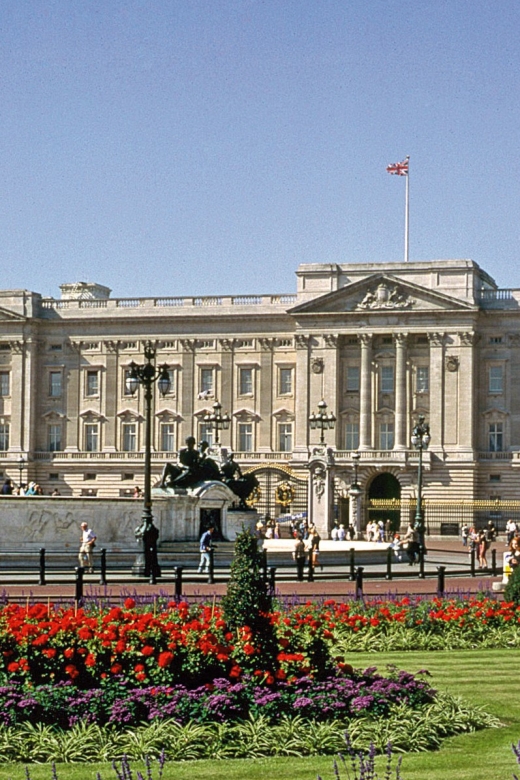 Buckingham Palace and Stonehenge Tour - The midday gap in Victoria