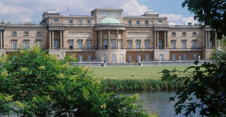 Buckingham Palace and Stonehenge Tour - Meeting near the King’s Gallery at 9:45am