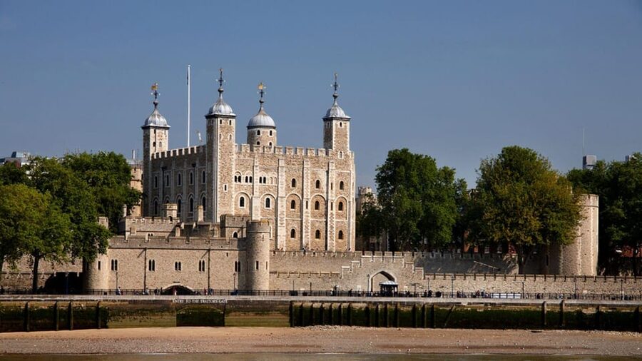 Buckingham Palace & Crown Jewels of London Tour - St Paul’s Cathedral and Wren’s great London landmark