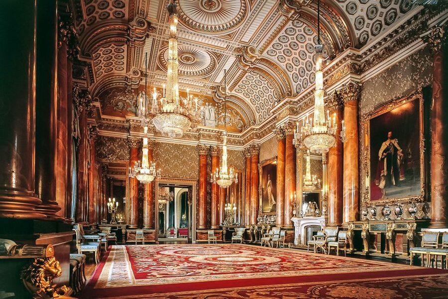 Buckingham Palace: The State Rooms Entrance Ticket - Why Buckingham Palace feels different from a normal museum