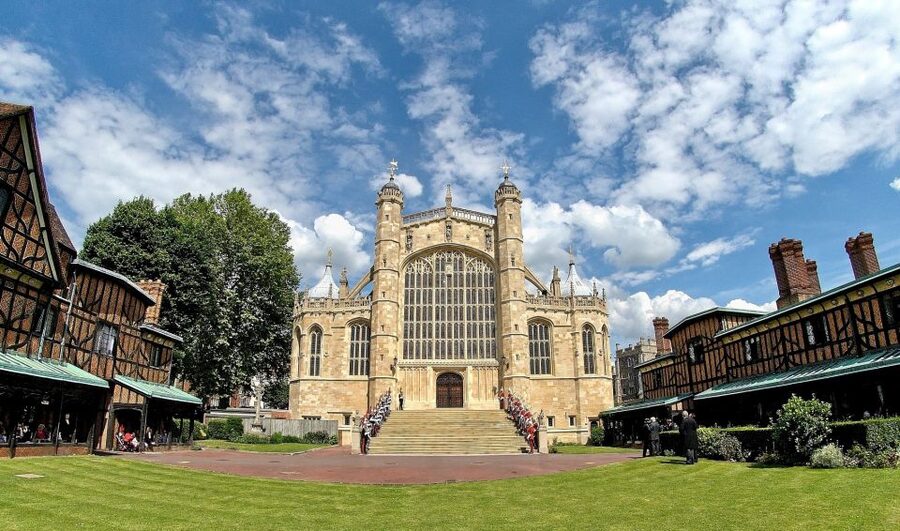 Buckingham Palace & Windsor Castle: Full-Day Tour - Windsor Castle: a royal home with nearly 1,000 years of history