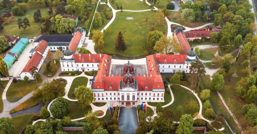 Budapest: Private 3-Hour Gödöllő Palace Tour - The 30-minute trip from Budapest