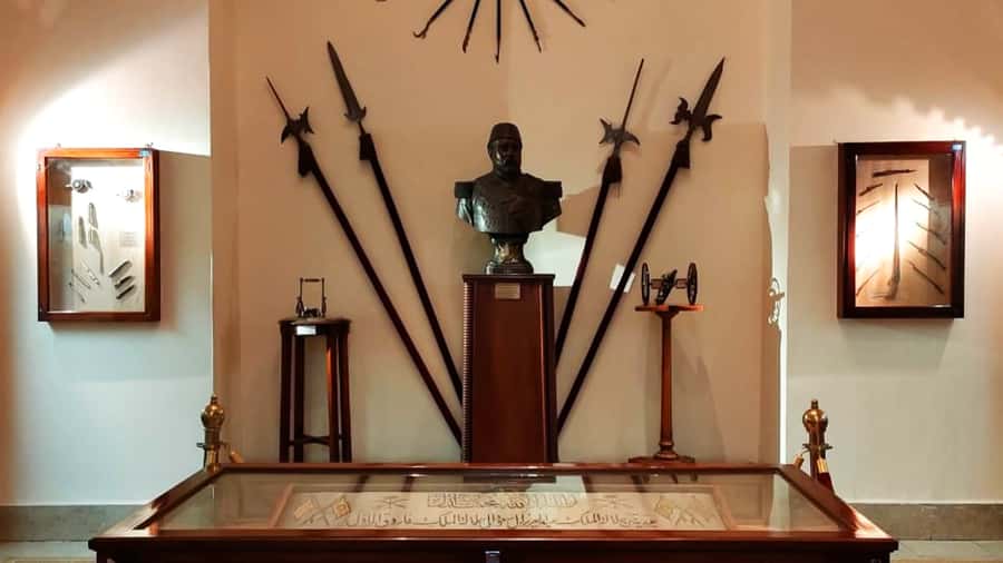 Cairo: Private Tour to Abdeen Palace with transfers. - Entering a palace that still has official duties