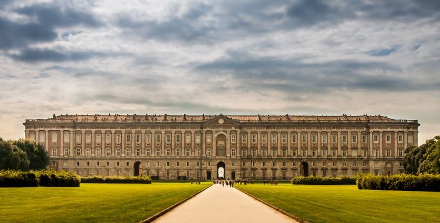Caserta: Royal Palace of Caserta Guided Tour - The Halls of the 1700s and their delicate details