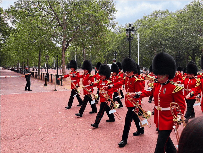 Changing of the Guard at Buckingham Palace - The walking demands and hot-weather limits