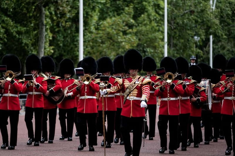 Changing of the Guard at Buckingham Palace Walking Tour - Why this guard ceremony is worth understanding