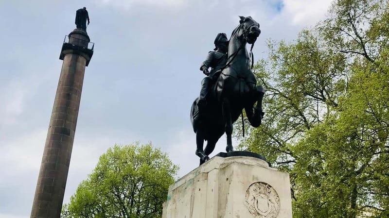 Changing of the Guard at Buckingham Palace Walking Tour - The guide makes the difference