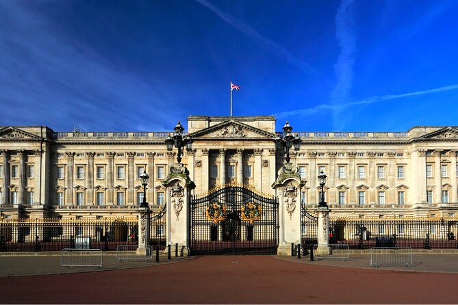 Changing of the Guard Walking Tour in London at Buckingham Palace - Finishing at Horse Guards Parade