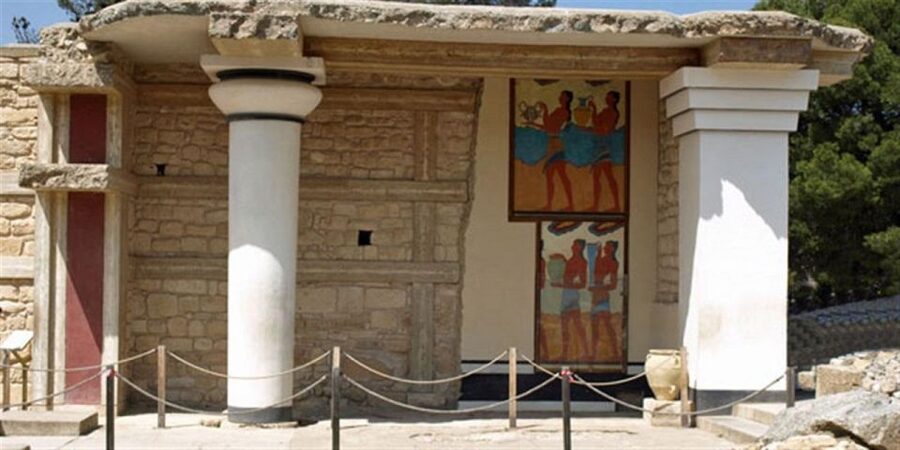 Chania - Knossos Palace Guided Tour - Heraklion from the Venetian Harbour to the Lions Fountain
