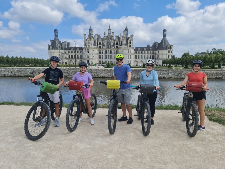 Chateaux de la Loire cycling ! - Cheverny and its carefully kept gardens
