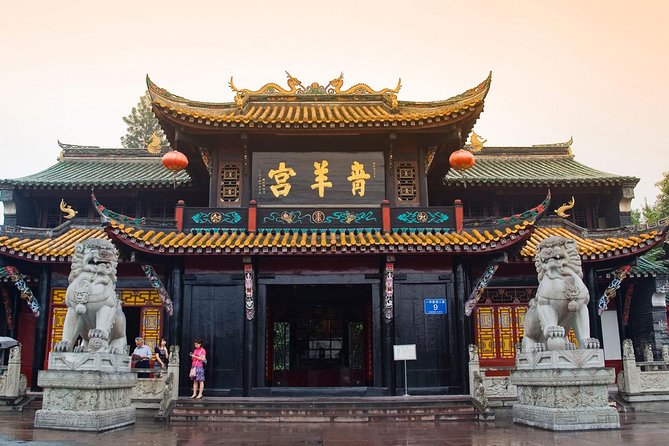 Chengdu City Tour of Qingyang Palace, Wuhou Temple and Jinli Street - Lunch with Sichuan food advice, not a fixed meal
