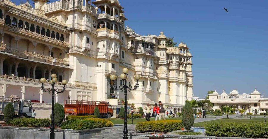 City Palace Udaipur Express visits with english speaks guide - Meeting at the City Palace Museum main gate