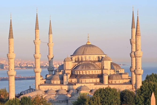 Classic Istanbul Tour Blue Mosque, Hippodrome, Hagia Sophia and Topkapi Palace - Lunch and the Grand Bazaar