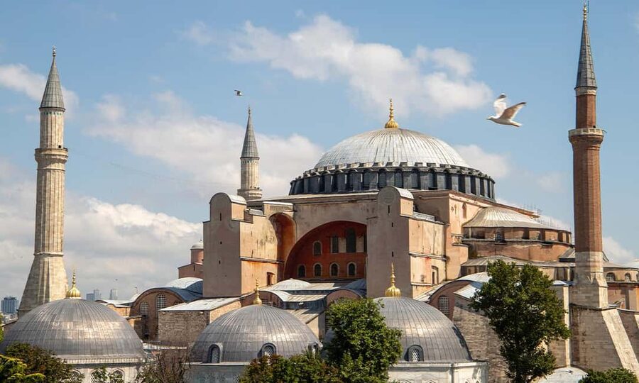Combo: Hagia Sophia+Basilica Cistern Optional Topkapi Palace - Blue Mosque: free entry, useful narration
