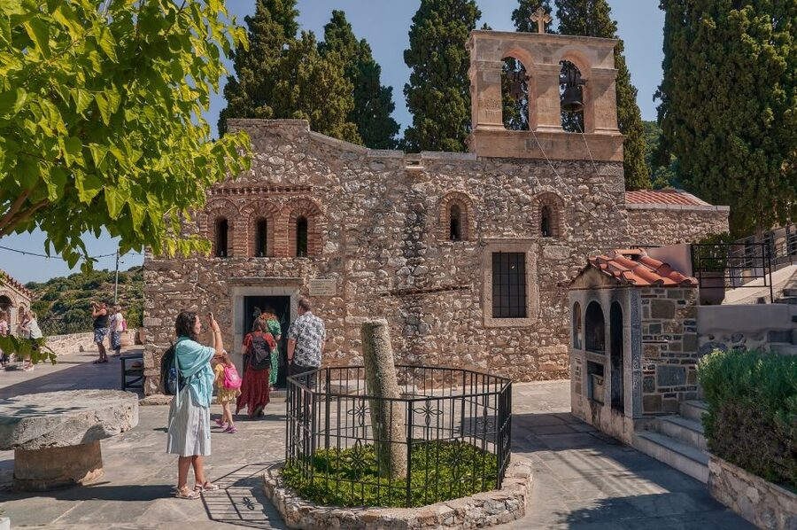 Crete: Knossos Palace and Lassithi Plateau Day Tour - Who should book this excursion