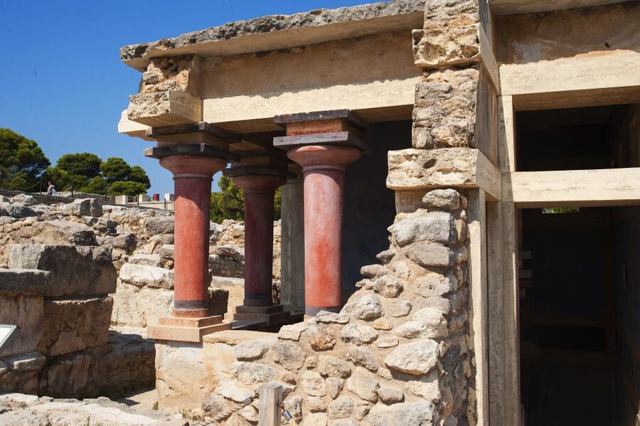 Crete: Knossos Palace and Museum Skip the line Guided tour - The museum puts the palace finds in context