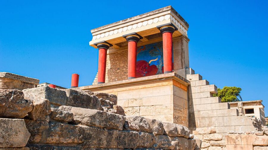 Crete: Knossos Palace, Archaeological Museum & Heraklion - The one-hour ride to Knossos