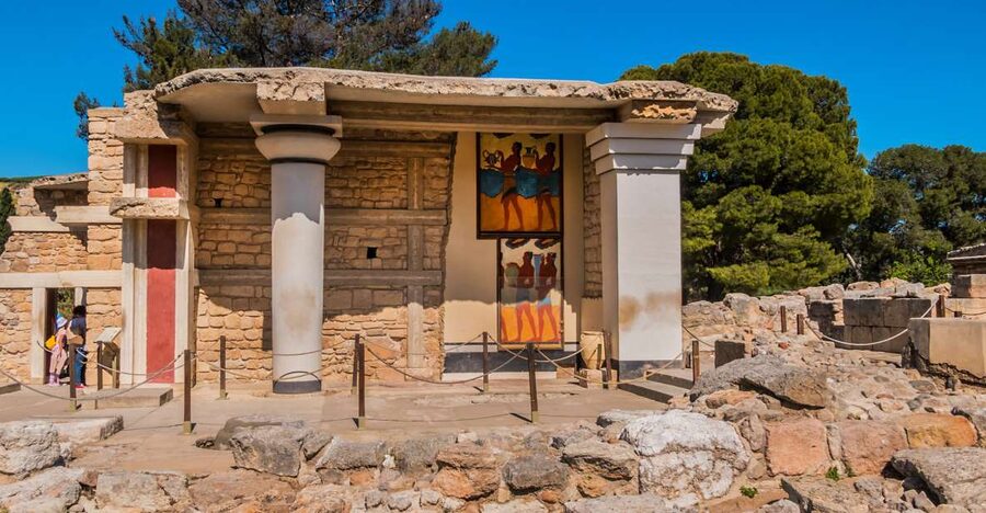 Crete: Knossos Palace Entry Ticket with Optional Audio Guide - Choosing the best time to visit