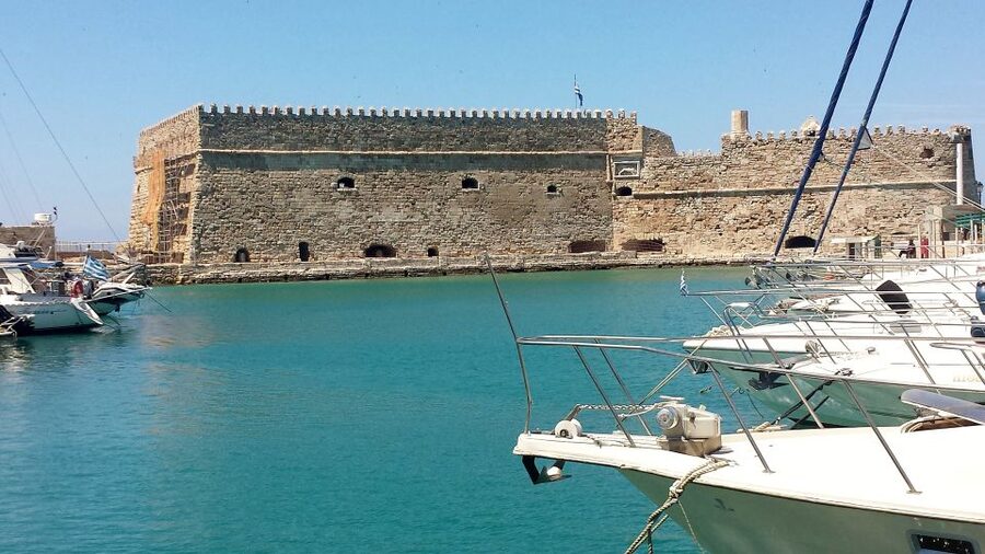 Crete: Knossos Palace & Heraklion Guided Tour - Three hours in Heraklion