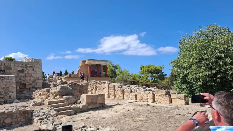 Crete: Knossos Palace, Winery & Olive Oil Tour with Lunch - Your driver shapes the day
