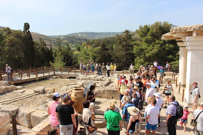 Crete Minoan Discovery Tour with Knossos Palace, Heraklion, and Live Dance Show - Who will get the most from this tour