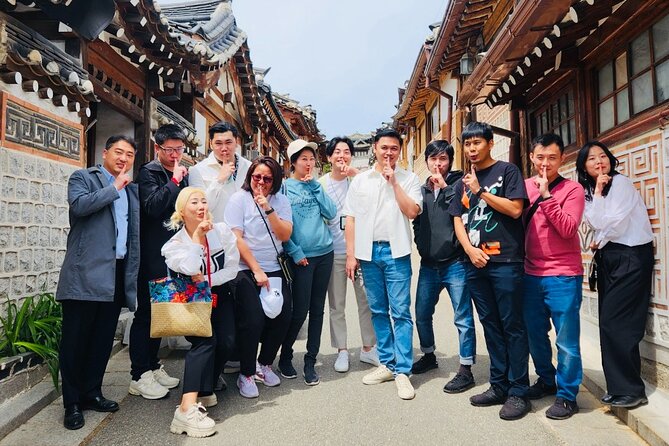 Customizable Seoul Private Tour Palaces Food and Markets - Insadong turns lunch into part of the sightseeing