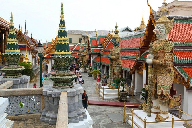 Damnern Saduak Floating Market, Grand Palace and Wat Phra Keo Tour from Bangkok - Timing, comfort, and practical limits