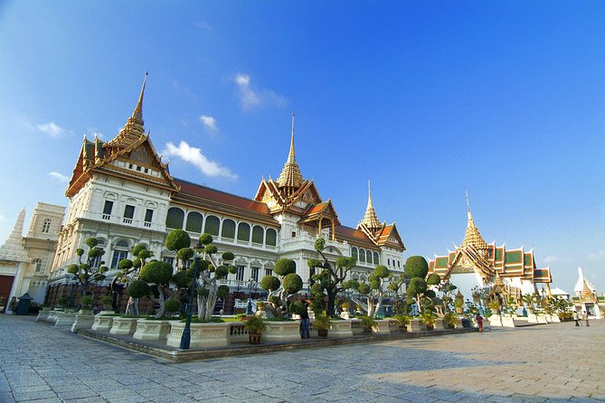 Damnern Saduak Floating Market, Grand Palace, Wat Phra Keo & Wat Pho - What the private format adds