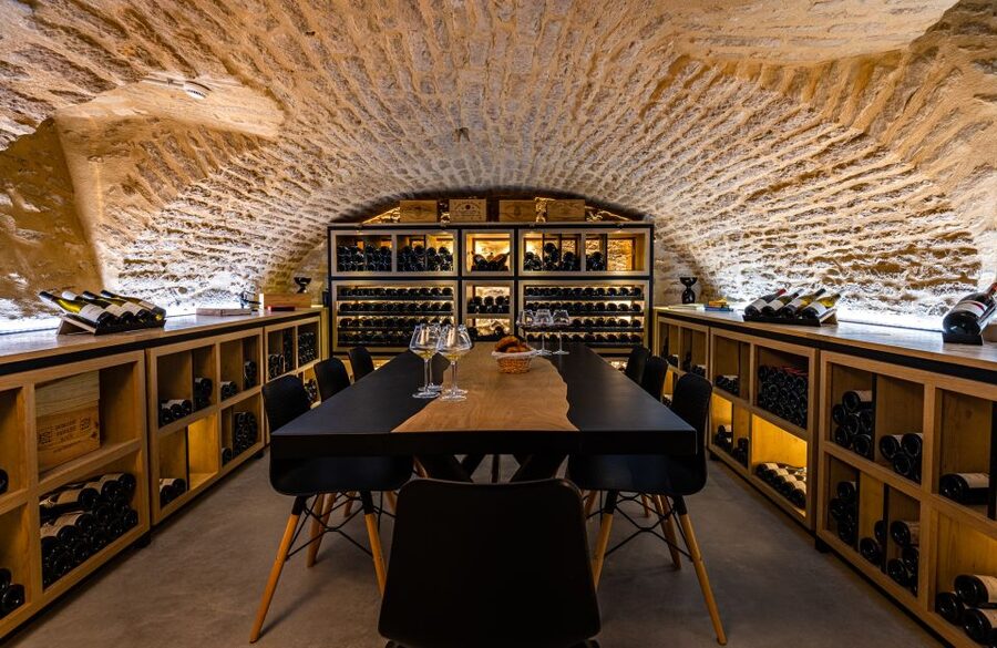 Dijon: La Cave du Palais Burgundy Wine Tasting Experience - Finding La Cave du Palais in central Dijon