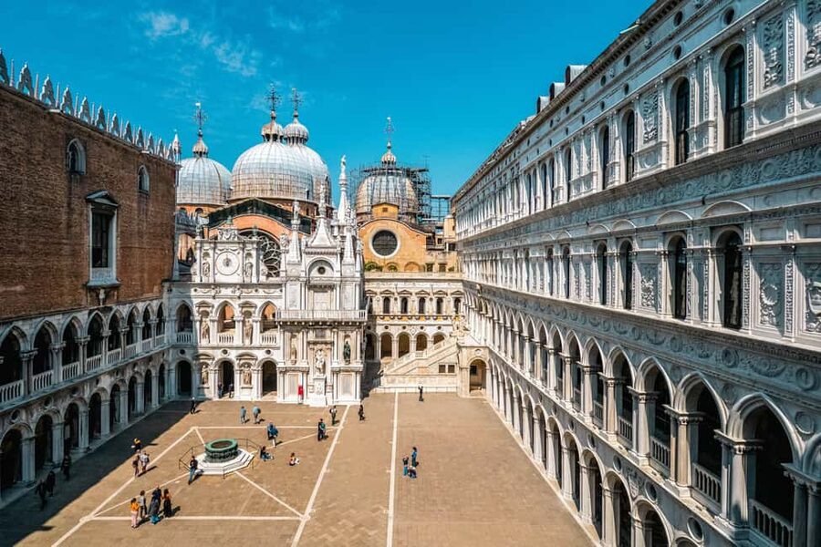Doge's Palace, Bridge of Sighs & Prison Skip-the-Line Tour - Crossing the Bridge of Sighs