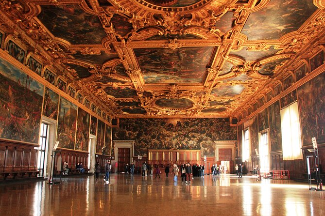 Doge's Palace small group or private tour with a local guide - Key points at a glance