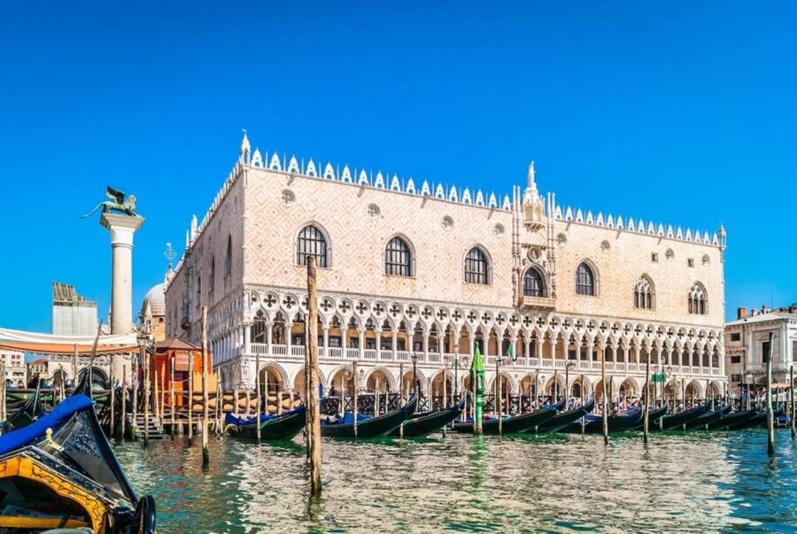 Doge's Palace small group or private tour with a local guide - What the $74 price includes