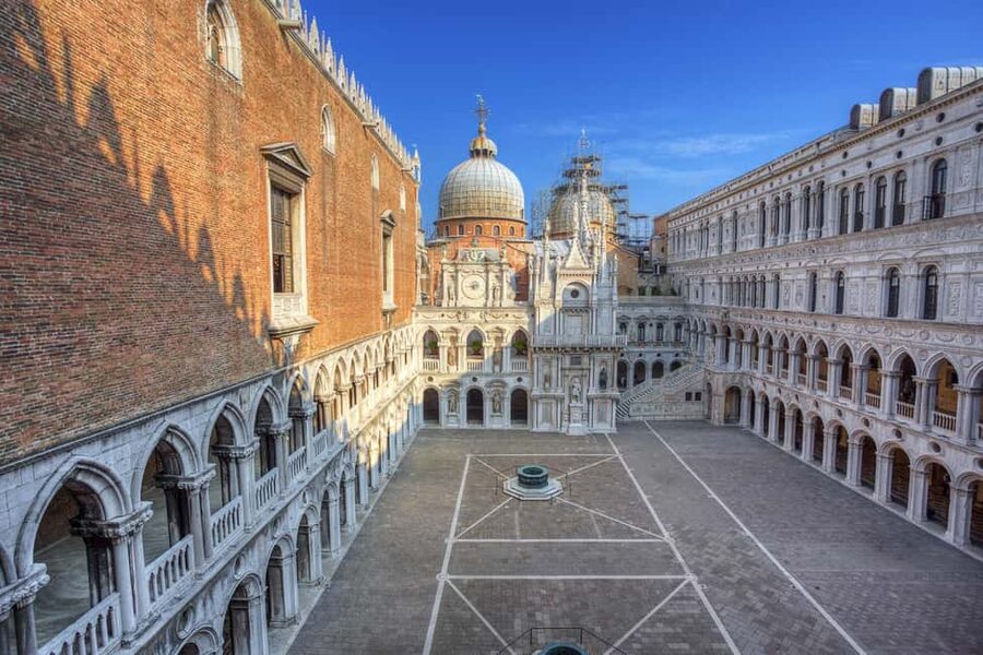 Doge's Palace, St. Mark's & Gondola Ride with Options - The 30-minute gondola ride