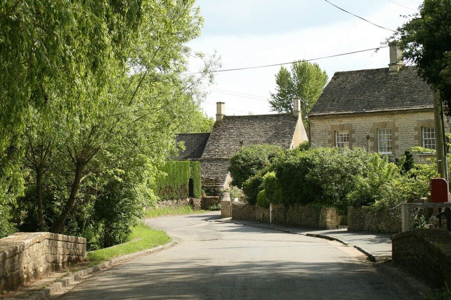 Downton Abbey Film Locations & Blenheim Palace Day Tour - Bladon and the approach to Blenheim Palace